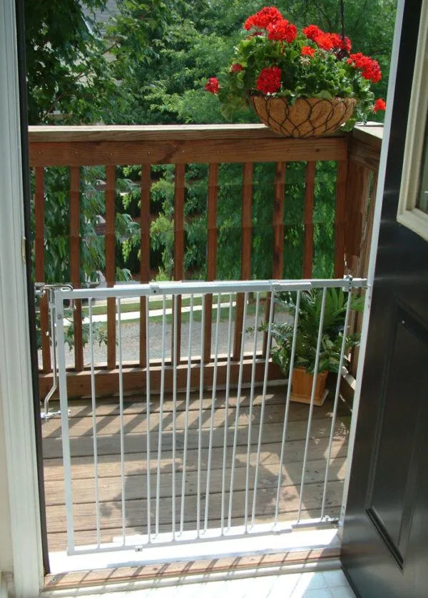 Cardinal Duragate Pet Gate - 26" to 41" Width